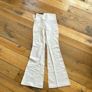 Tna butter flare leggings nwt size small